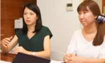株式会社ノヴィータ 代表取締役社長 三好 怜子氏（写真左）
株式会社ノヴィータ 経営企画室 長山 裕美 氏（写真右）
